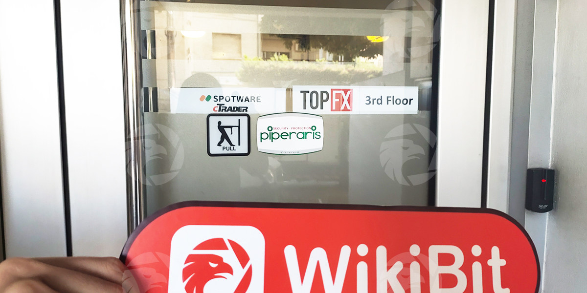 Uma visita à bolsa de criptomoedas TOPFX em Chipre - grande escala de escritórios