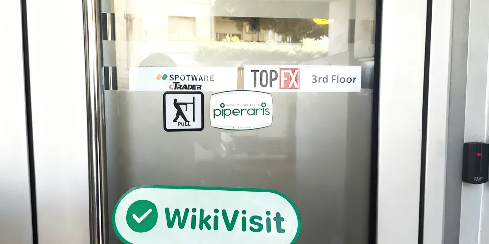 A Visit to the Cryptocurrency Exchange TOPFX in Cyprus - Large Office Scale